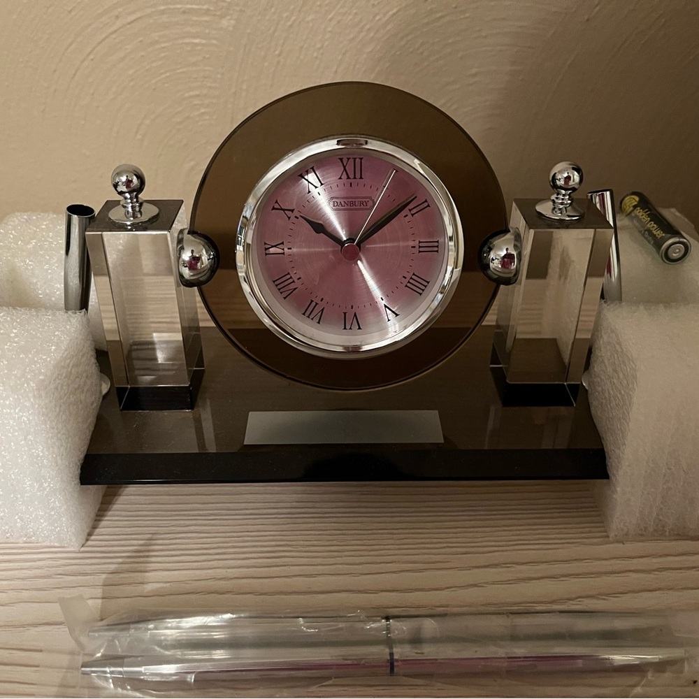 Engravable desk set brand new